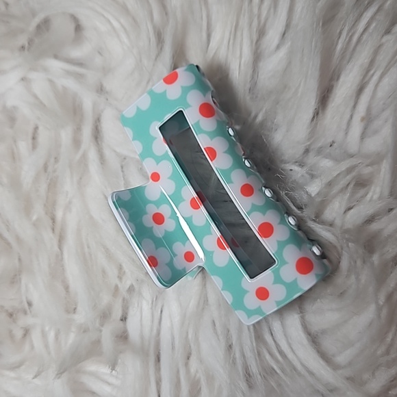 Mint Mirage Daisy Hair Clip - Picture 2 of 6